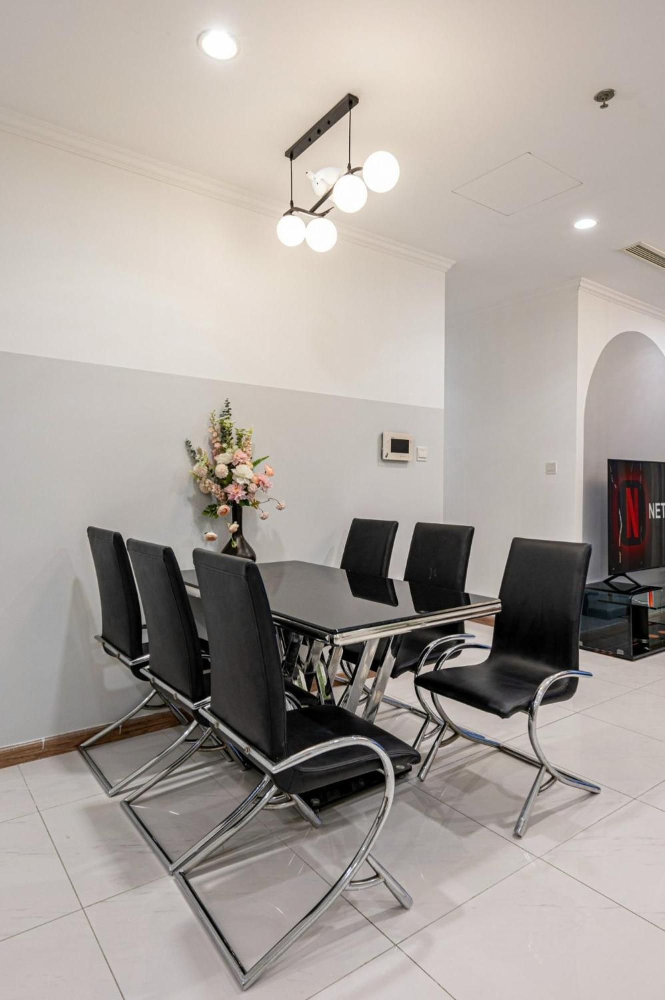 At Landmark - Vinhomes Apartamento