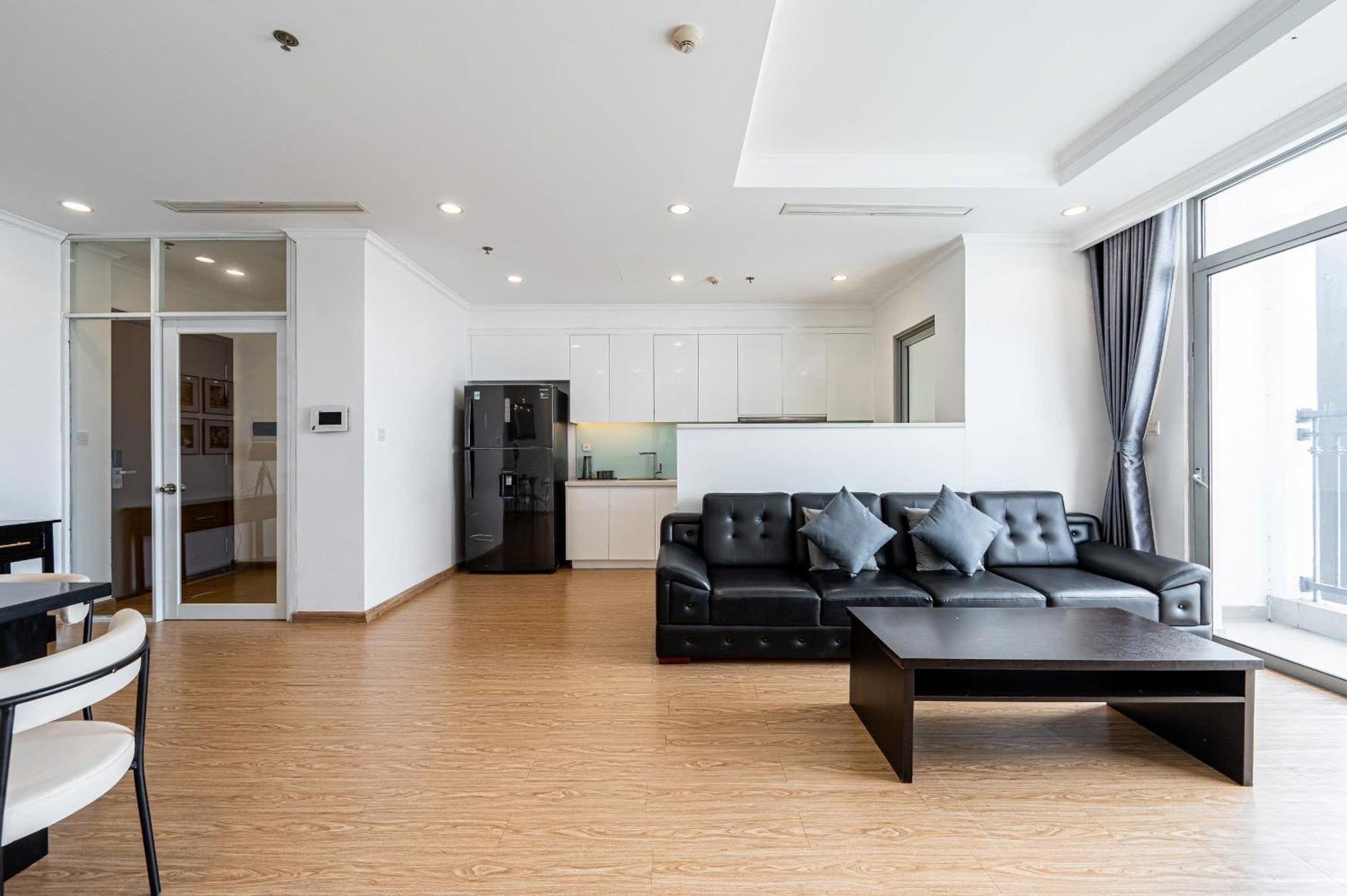 At Landmark - Vinhomes Apartment *